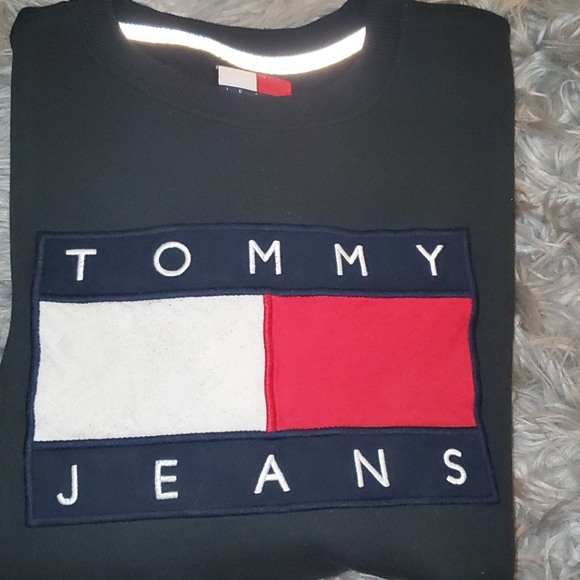 Tommy Jeans Crew Neck Sweater - Picture 2 of 3